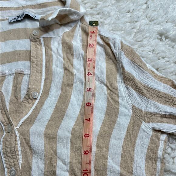 Hollister Striped Tan and White Women's Top Button Front Crop Top Lightweight - Picture 6 of 10